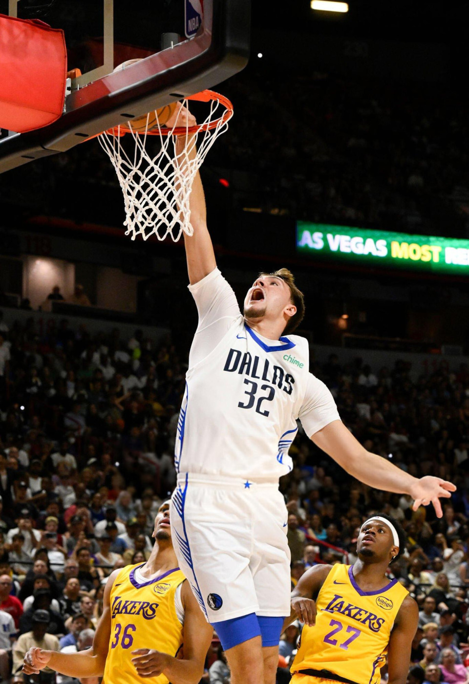 独行侠主场告捷，全队合力取得关键胜利的简单介绍