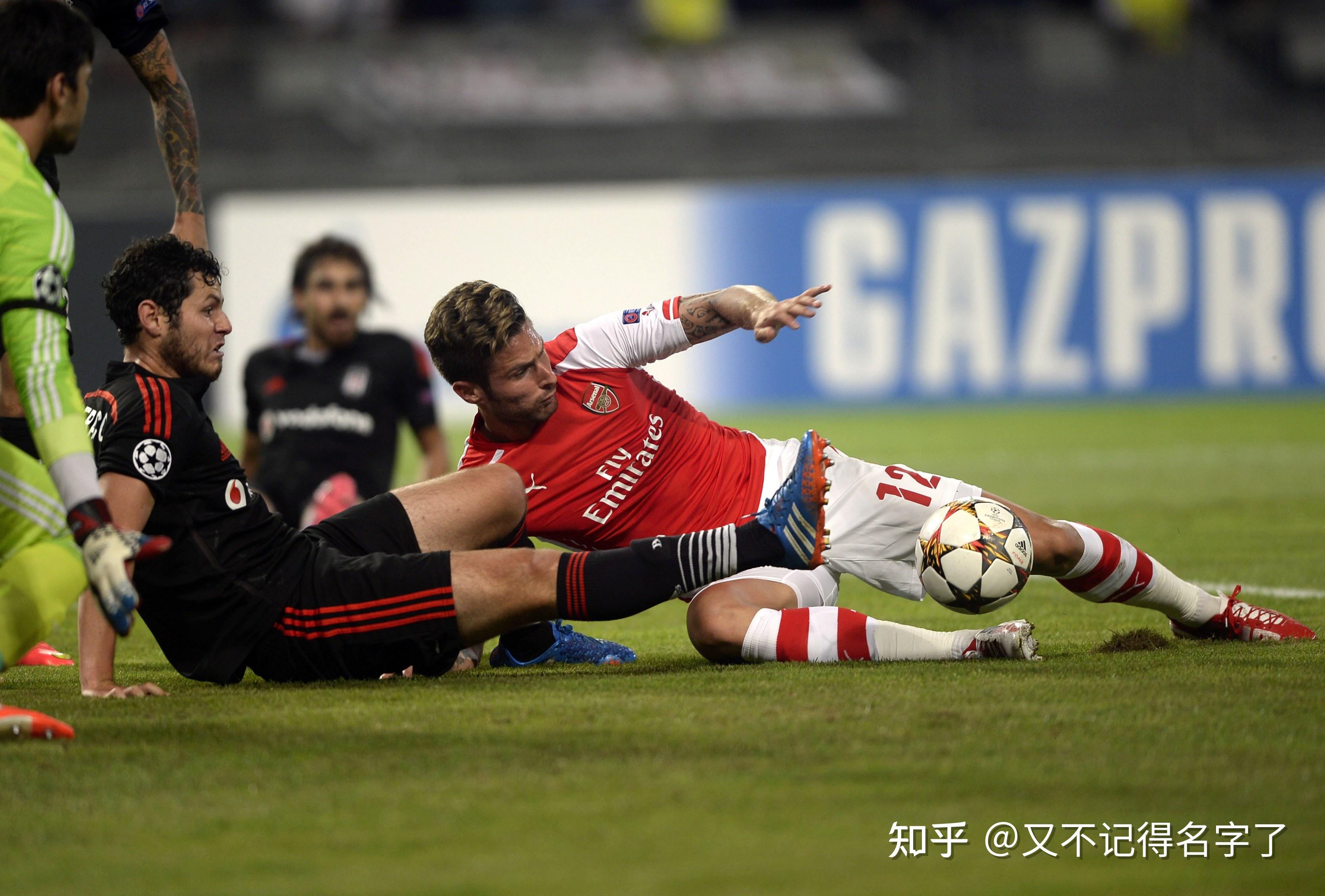 包含马德里竞技客场逼平波尔图，提前晋级欧冠十六强的词条