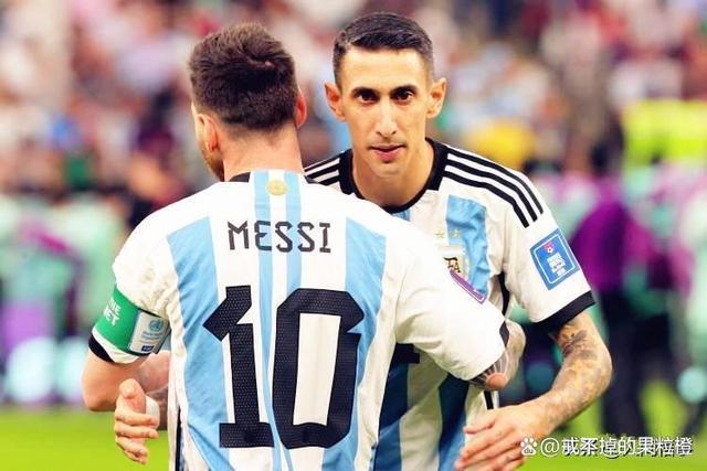 巴黎碾压哥伦比亚，迪马利亚惊艳世界