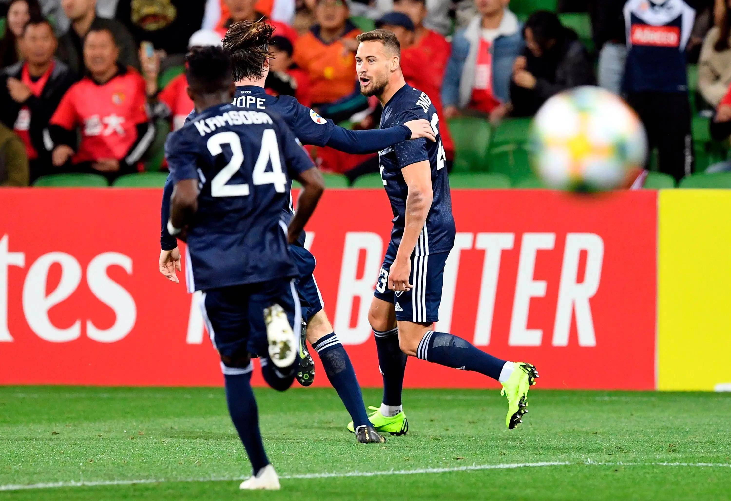 澳大利亚男子篮球队逆转获胜