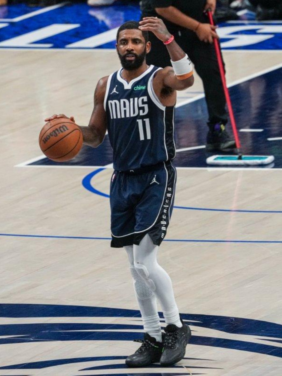 青岛队完胜勇士，欧文惊艳四座