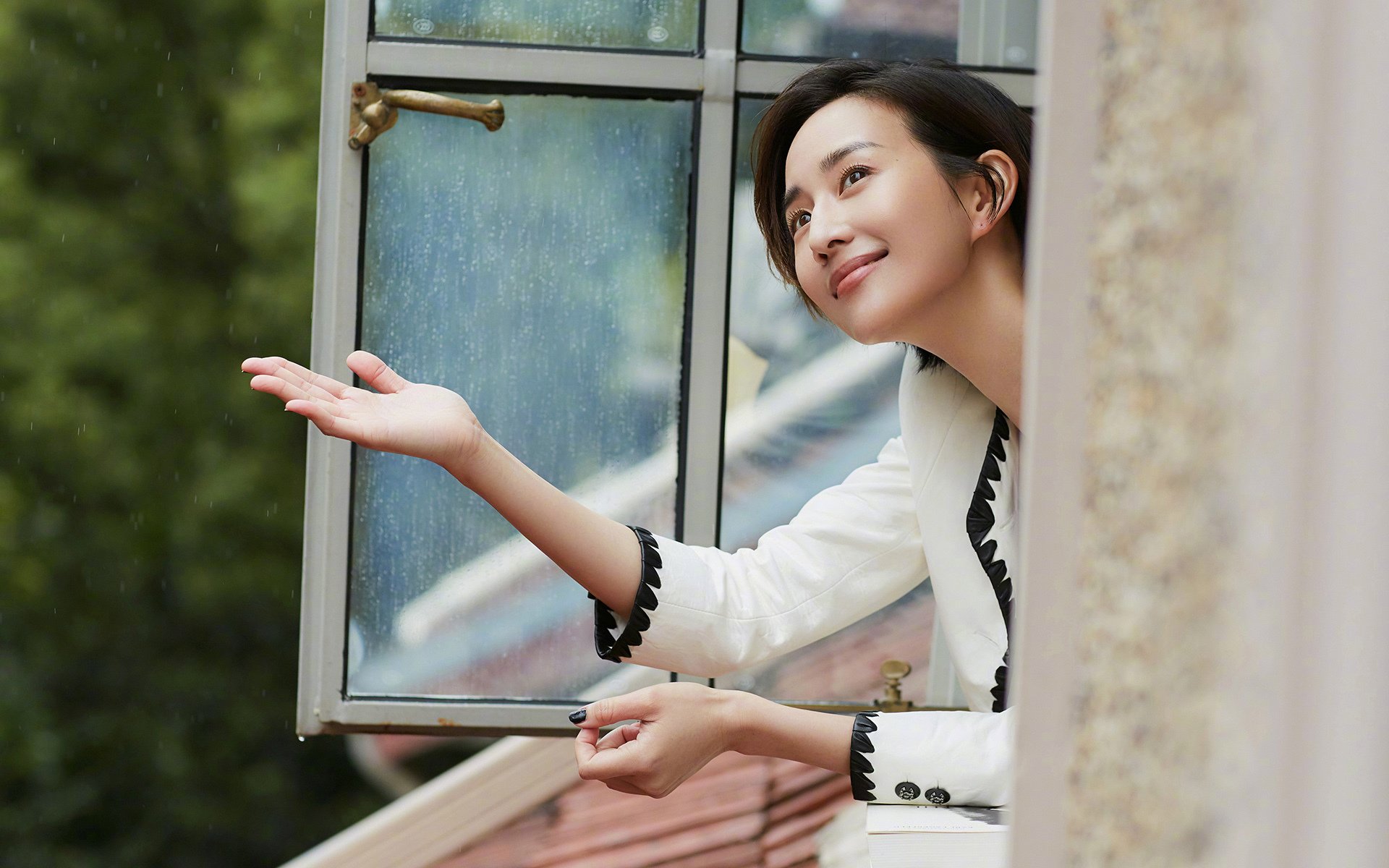 魔术后卫掀起青春风暴，哈利伯顿关键先生掀翻卫冕冠军